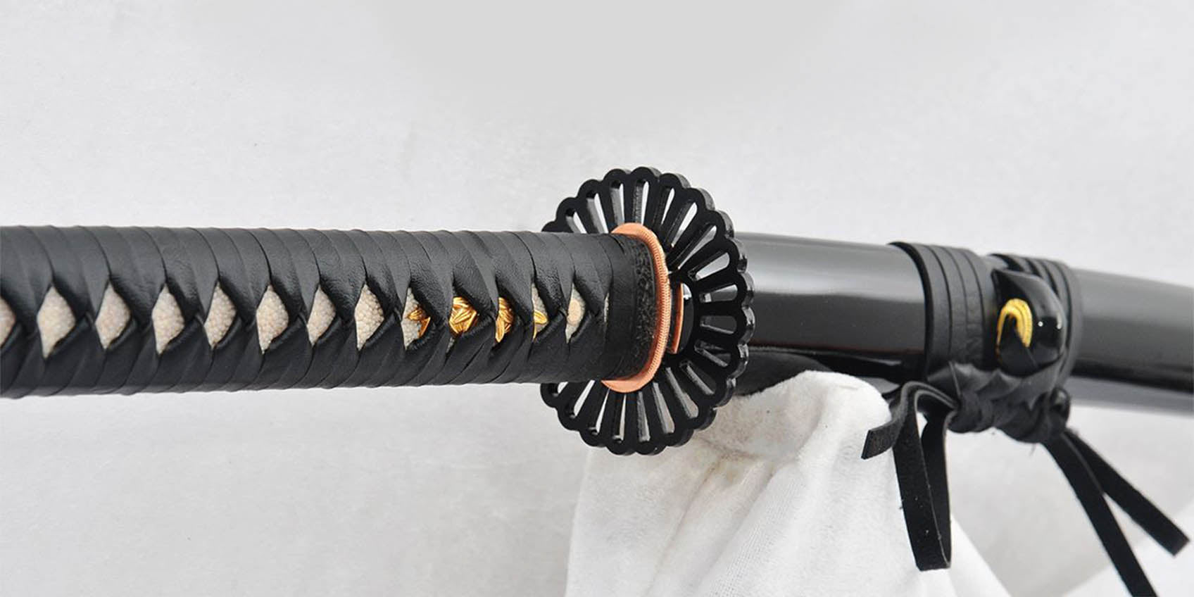 Was ist ein Nodachi? Entdecken Sie die Schönheit des legendären langen Samuraischwerts Japans