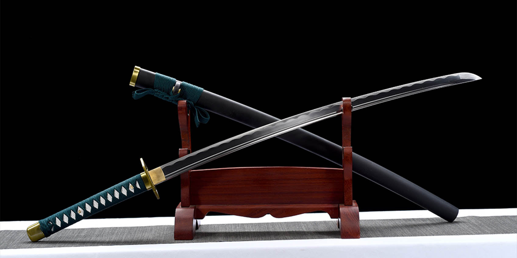 แบล็กฟรายเดย์: Manga Katana BLEACH Aizen Zanpakuto—เคียวกะ ซุยเง็ตสึ