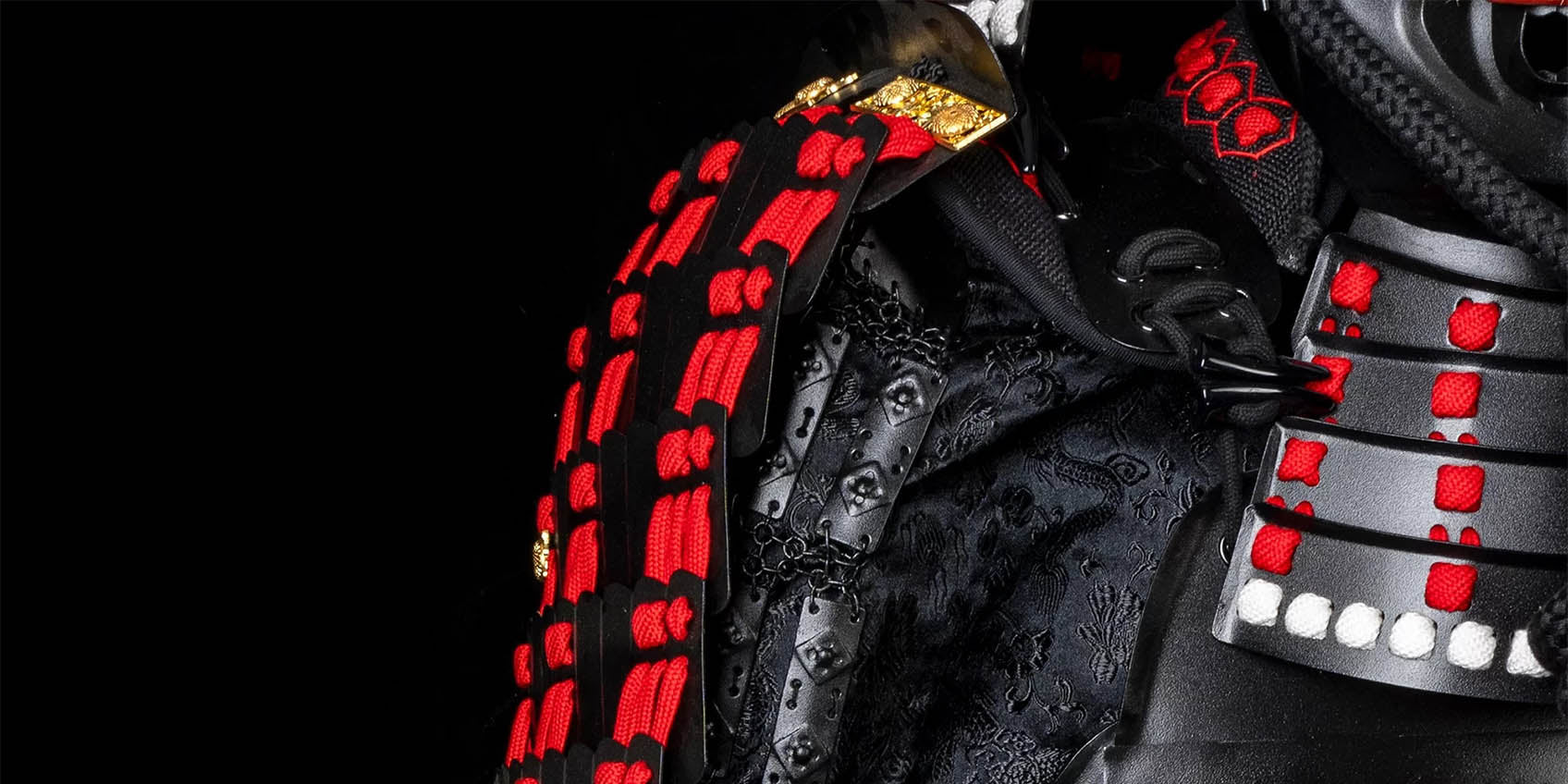 Handcrafted Japanese Samurai Armor:Traditional Craftsmanship & Quality