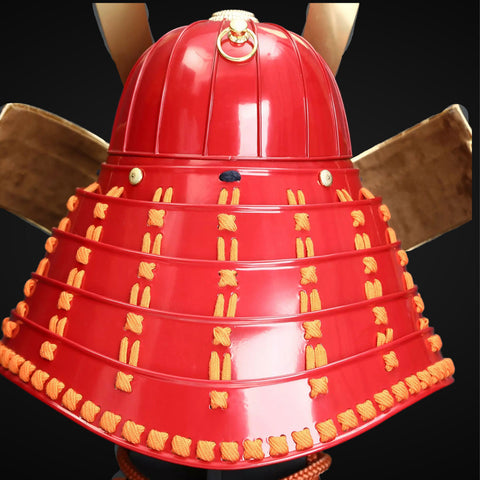 Hoplite armor inspired features, blending the historical Greek soldier's defensive style with the samurai’s ornate armor decorations.

