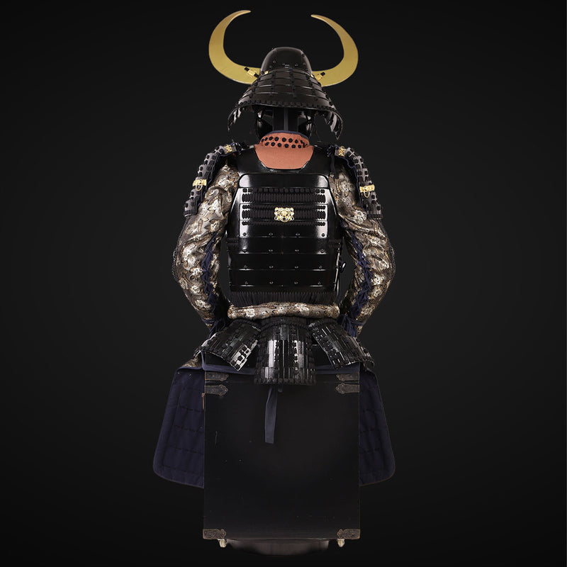 Handgemachte schwarze japanische Samurai-Rüstung mit goldenem Stiergew 