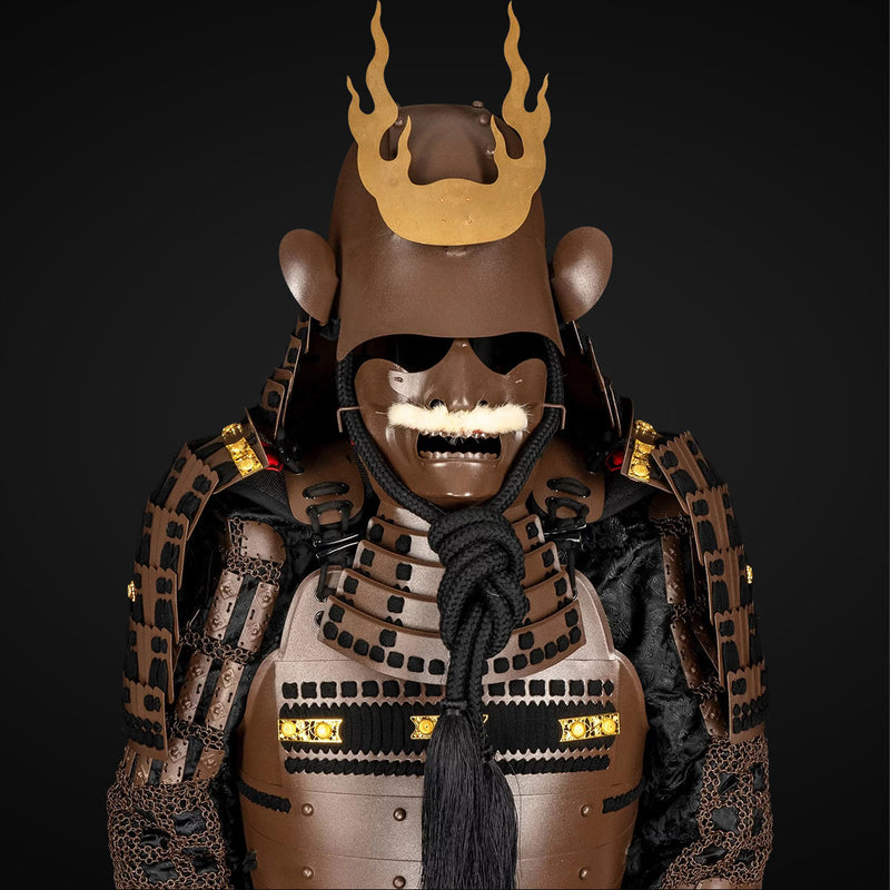 Handgefertigte lebensgroße Samurai-Rüstung des Tokugawa-Clans – braune 