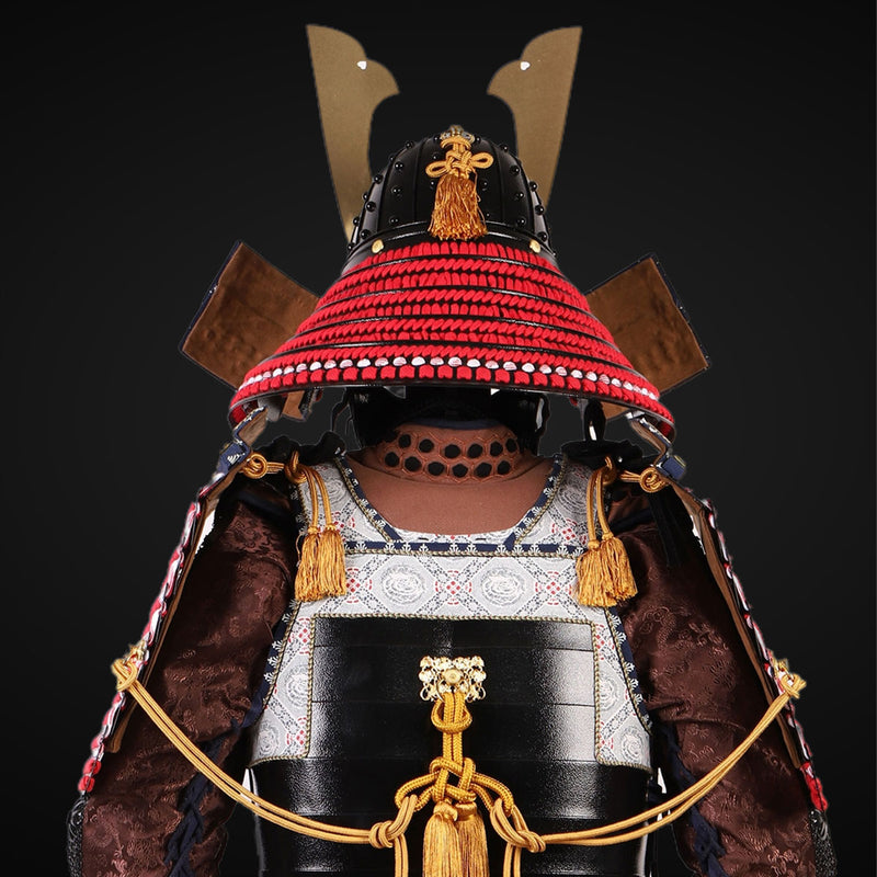 Handgefertigte lebensgroße rote Samurai-Rüstung des Yoroi, Takeda-Clan 