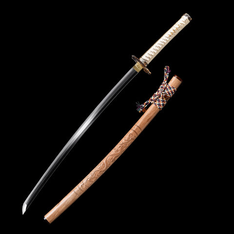 Close-up of the T10 forged steel blade, showcasing its true hamon and polished finish QQ-0259UU COOLKATANA 3

