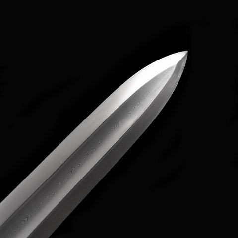 Insight into the hand-forging process used to craft the Damascus steel blade of the Conan Mother’s Sword.-sgl1435U-COOLKATANA