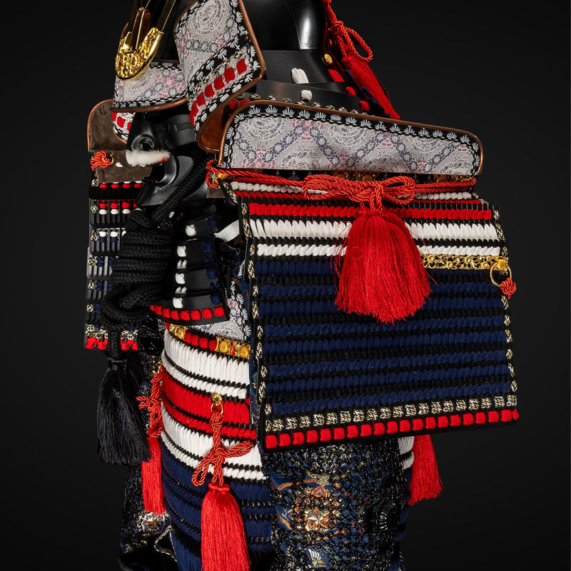 Handmade Life-Size Oda Clan Samurai Armor – Kachi Black & Red Yoroi 