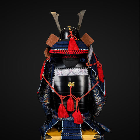 Fallout NV power armor training influence, with the Oda Clan armor designed for battle readiness and power, mimicking the advanced protective qualities of modern power armor.

