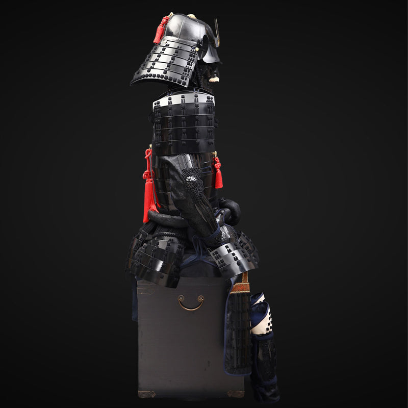 Handmade Life-Size Yoroi Oda Clan Samurai Armor with Black Kachi Helme 