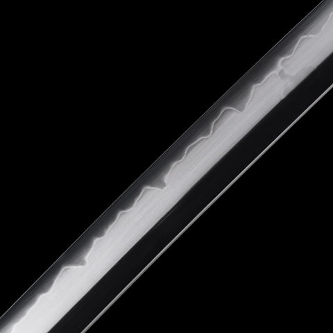 Katana’s high-carbon steel blade reflecting light, emphasizing its polished finish QQ-258-U COOLKATANA 15

