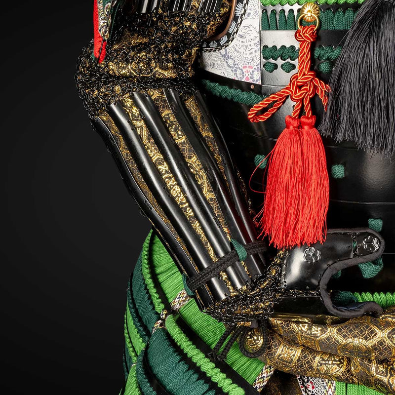 Handmade Life-Size Oda Clan Samurai Armor – Kachi Black & Green Yoroi 