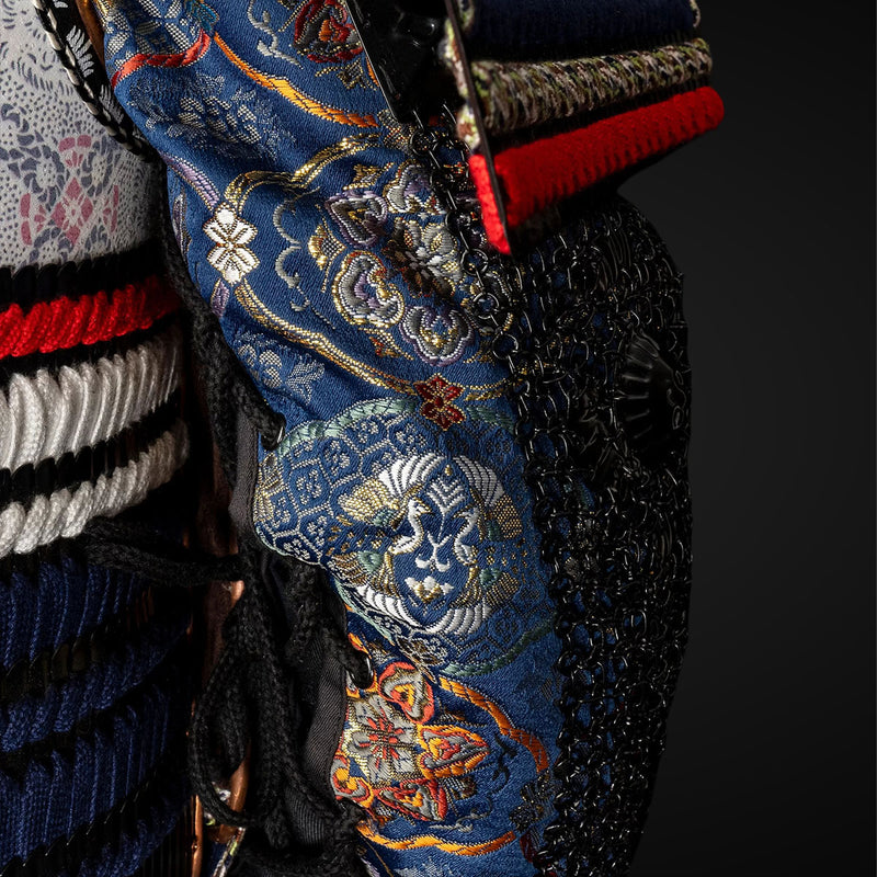 Handmade Life-Size Oda Clan Samurai Armor – Kachi Black & Red Yoroi 