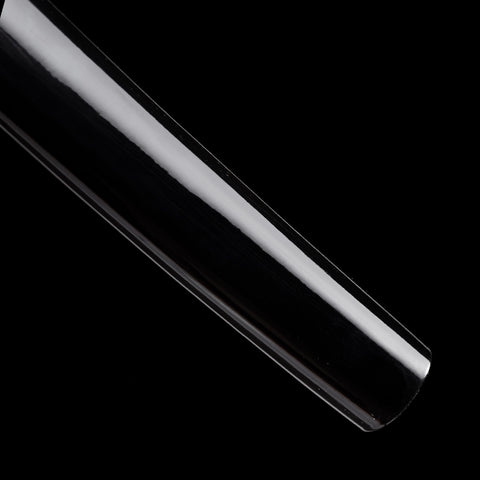 Black gloss lacquered saya with a sleek and refined finish

