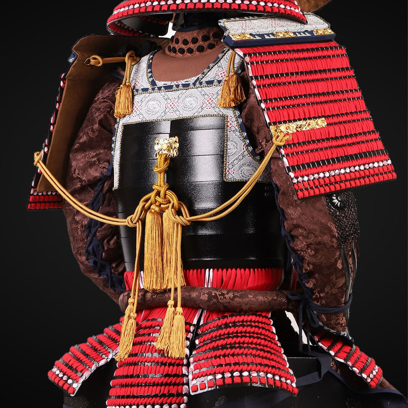 Handgefertigte lebensgroße rote Samurai-Rüstung des Yoroi, Takeda-Clan 