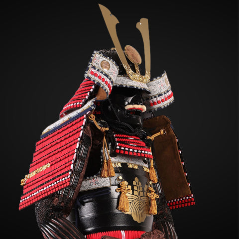 Loomis Armored-Style Red Samurai Armor Set Display

