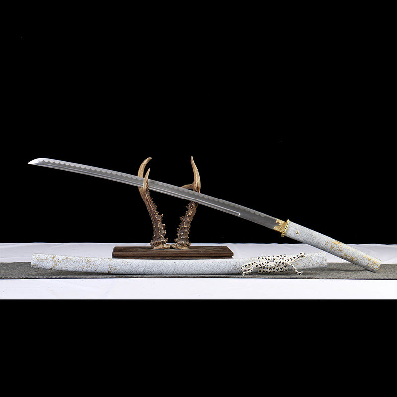 Ghost of Yotei Dark Night Gilded Katana – 1060 Hanazukuri 