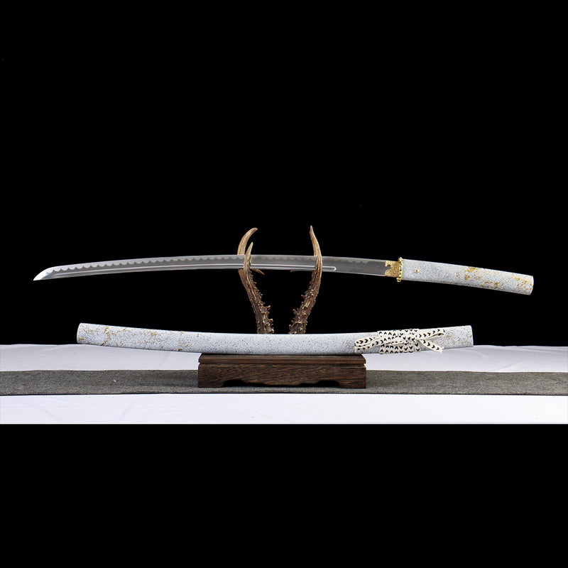 Ghost of Yotei Dark Night Gilded Katana – 1060 Hanazukuri 