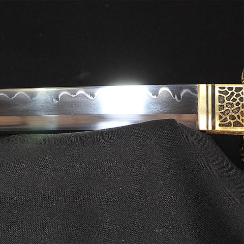 Handgeschmiedetes japanisches Samurai-Schwert Ton gehärtetes Katana mit Kozuka-Muschel Saya