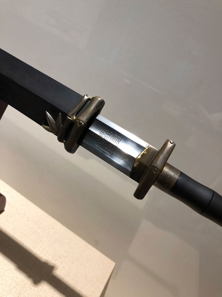 The gentleman Sword, the sword of proud snow, the sword of iron ice, b 