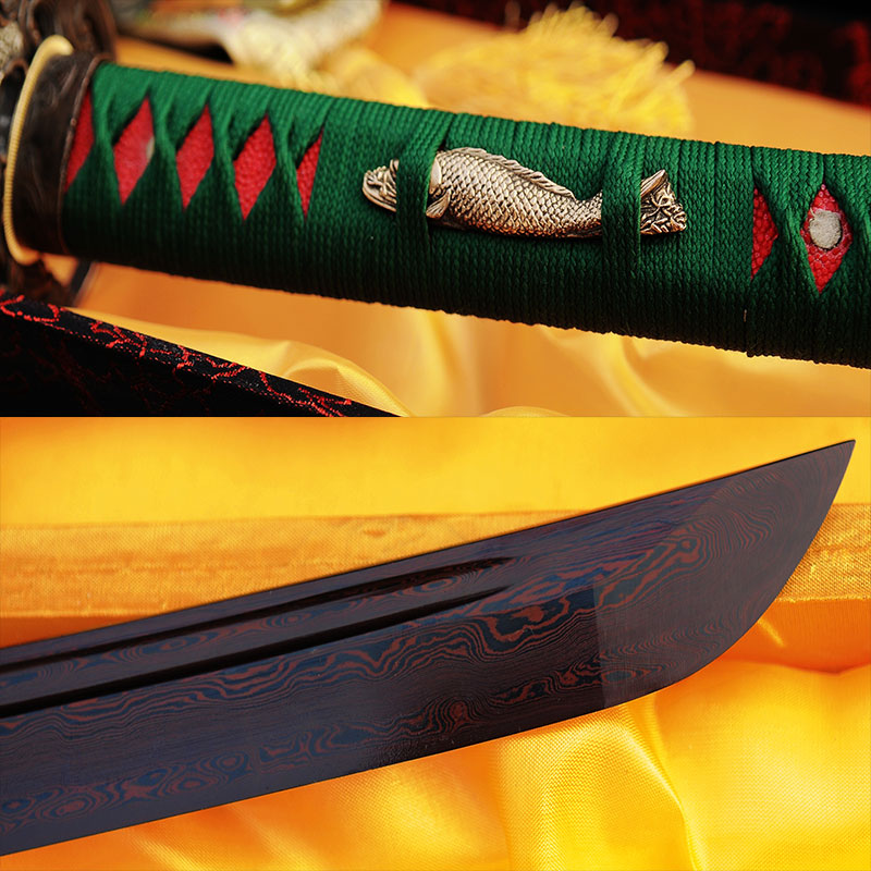 Handgeschmiedetes japanisches Samurai-Katana-Schwert aus Damaskus, gefalteter Stahl, rötlich-schwarze Klinge, Kupfer-Fisch-Tsuba - COOLKATANA 