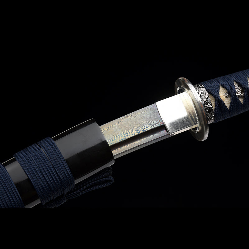 Handgeschmiedetes japanisches Tanto-Schwert, Kurzschwert, blaue Klinge, gefalteter Stahl, Eisen, Tsuba, voller Zapfen, scharf 