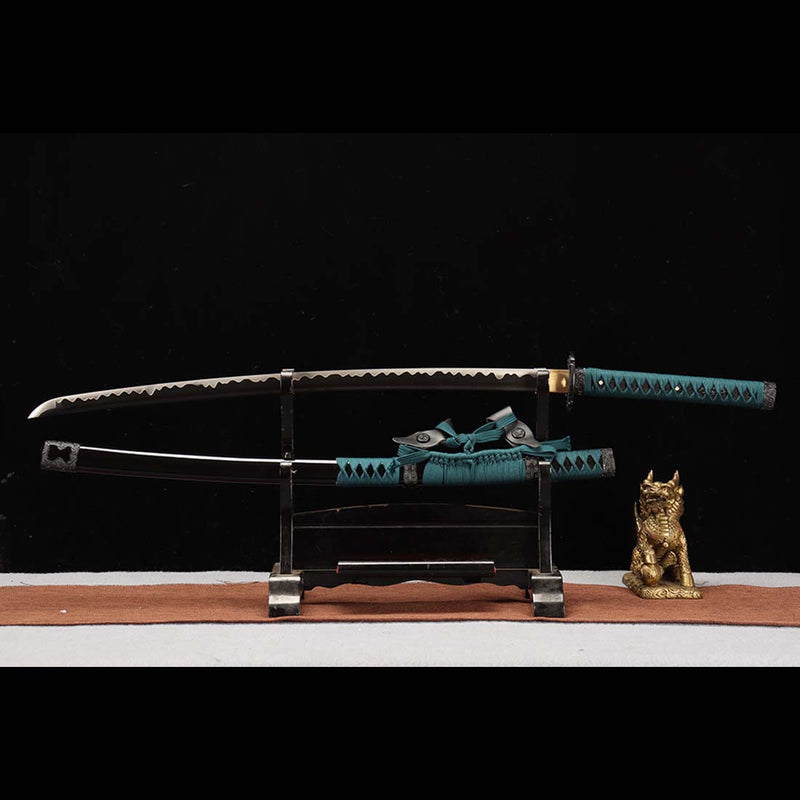 Japanisches Tachi-Schwert aus 1045er Kohlenstoffstahl mit durchgehender Klinge und Drachenmuster-Zubehör 