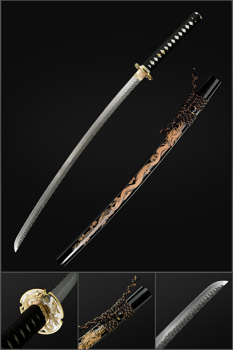 Japanisches Samurai-Katana mit gefalteter Stahlklinge und durchgehendem Erl, Saya mit Drachenmuster und Beschlag 