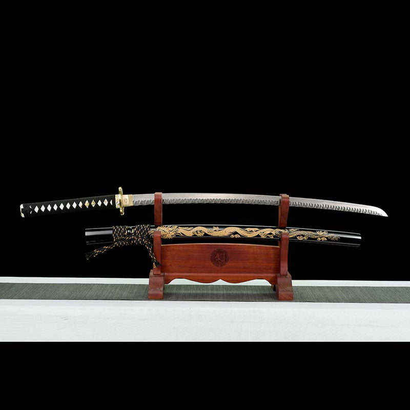 Japanisches Samurai-Katana mit gefalteter Stahlklinge und durchgehendem Erl, Saya mit Drachenmuster und Beschlag 
