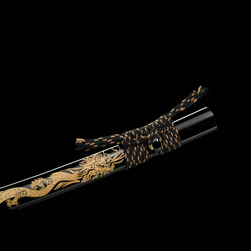Japanisches Samurai-Katana mit gefalteter Stahlklinge und durchgehendem Erl, Saya mit Drachenmuster und Beschlag 